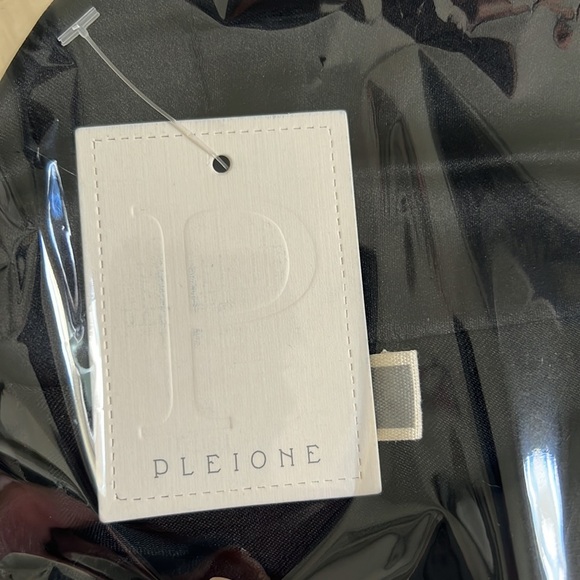 NWT - Medium - Pleione Black V-Neck Wrap Bodysuit - Picture 4 of 5